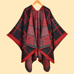 Vente en gros Hiver Tricoté Femmes Cape Étoles Wrap Plaid Jacquard Surdimensionné Poncho Cape Châle - Product Image 4