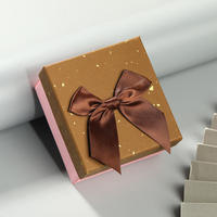 Cajas de Regalo Cuadradas Rígidas Reciclables de Lujo Personalizadas con Logotipo UV, Cinta de Mariposa y Tapa Creativa con Base para Joyería