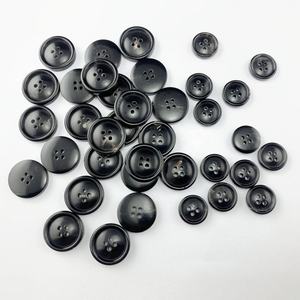 विको H-140034 4-छेद ब्राउन भैंस असली सींग का बटन गोल पैटर्न फ्लैबैक सूखे सफाई सजावट - Product Image 5