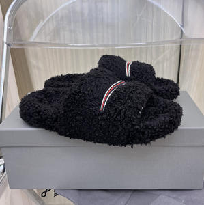 Sandales à plateforme en fourrure pour hommes et femmes, design tendance, avec broderie, chaudes, pointures 35-45 - Product Image 4