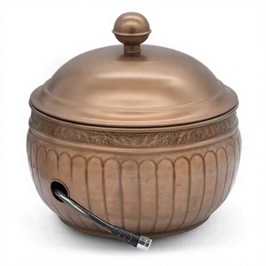 Enrouleur de tuyau d'arrosage vintage en acier Axiom Home Accents avec poignées décoratives réglables et grande capacité pour jardin ou terrasse - Product Image 1