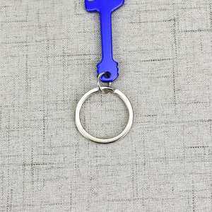 Benutzer definierte Laser gravur Logo Gitarren form Bier Weinflaschen öffner Aluminium legierung Flaschen öffner Schlüssel bund Ring Küchen zubehör - Product Image 2