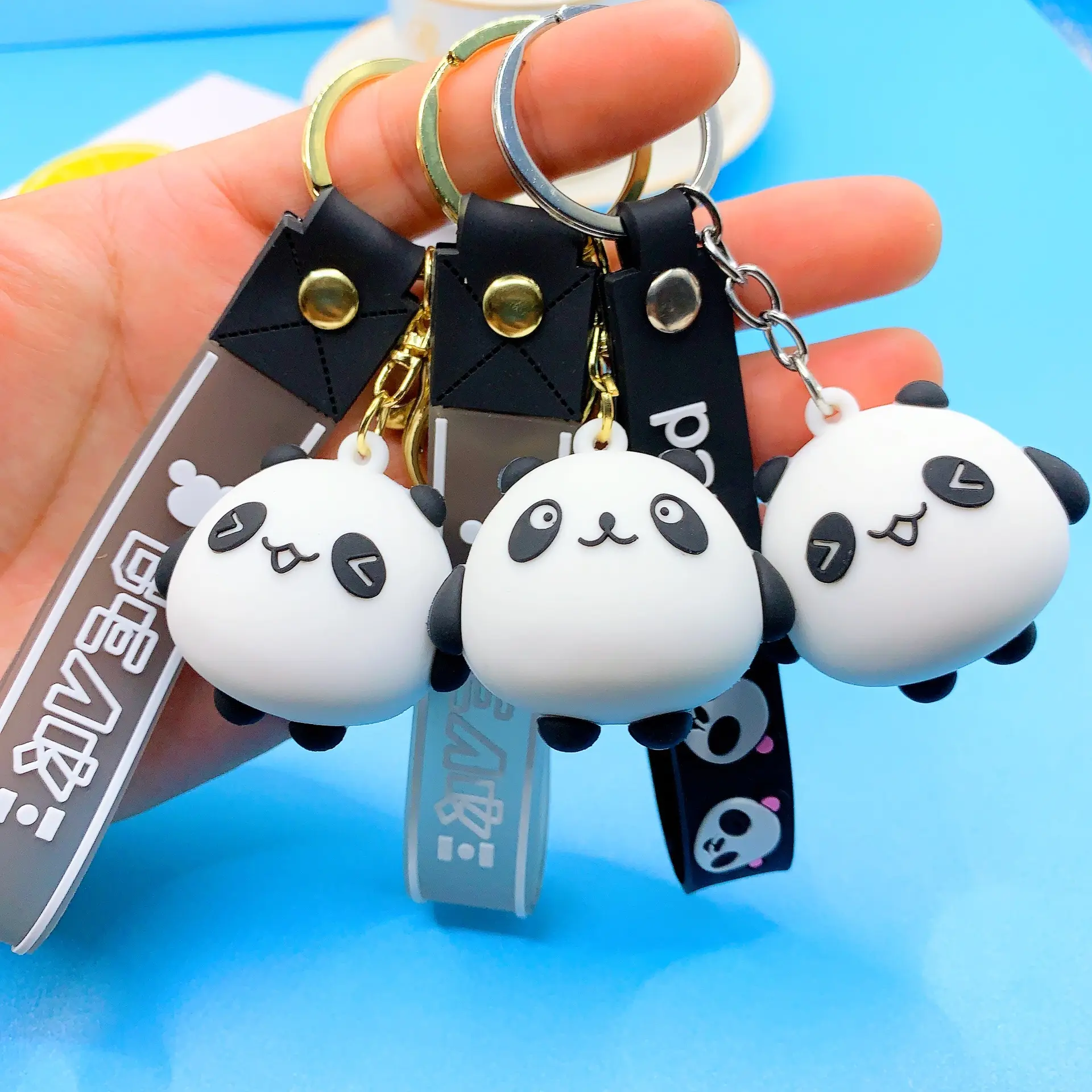 Personalidad promocional Mini Pvc suave Kawaii lindo Panda 3D llaveros para mochila escolar accesorios de mochila