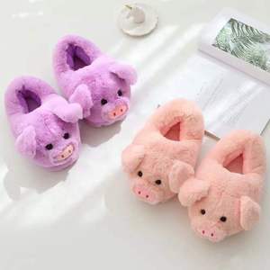 Pantoufles en peluche cochon rose de dessin animé, design 3D avec oreilles et museau souples, à talon fermé, chaudes et moelleuses, antidérapantes, pour intérieur et usage décontracté - Product Image 3