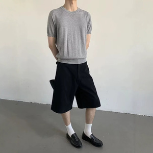 เสื้อยืดแขนสั้นผู้ชายสีเทาถักทรงเข้ารูป ขอบแขนแบบริบ สีพื้น สำหรับวัยรุ่น ออกกำลังกาย - Product Image 2