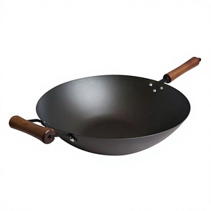Wok traditionnel en acier au carbone <span class=keywords><strong>Joyce</strong></span> Chen Classic Series de 14 pouces avec poignée en bois, capacité de 7,38 L, pré-assaisonné - Product Image 3