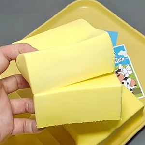 ยางนุ่มรูปทรงอิฐนม หอมกลิ่นนม คืนรูปช้า บีบง่าย คลายเครียดได้ดี - Product Image 6