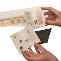 Impression de cartes d'échantillons de parfum avec conception gratuite, impression de brochures, carte d'échantillon de flacon de parfum avec mini flacon de test de parfum