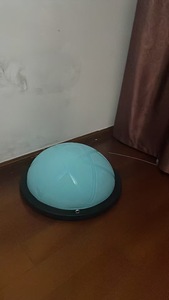 ลูกบอลทรงตัวเบอร์ 3 สำหรับฝึกแกนกลางลำตัว บอลบอสซิ่ง โยคะ พิลาทิส ออกกำลังกายเสริมสร้างความแข็งแรง ฝึกสมดุล อุปกรณ์ออกกำลังกายครึ่งวงกลม พร้อมคุณสมบัติการนวด - Product Image 6