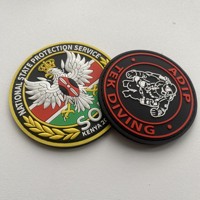 Étiquette de vêtement en PVC souple gaufrée personnalisée, patch en caoutchouc, logo en caoutchouc pour vêtements, logo 3D en silicone PVC