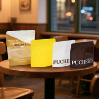 Pochette en plastique refermable à fermeture éclair mate avec fenêtre en aluminium sacs en mylar à fermeture éclair pour café