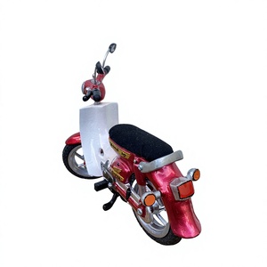 Modelo de Motocicleta Metálica en Miniatura C70 Hecho a Mano, Fundido a Presión, Coleccionable, Decorativo, Amarillo y Rojo Blanco, Diseño 3D, Estilo Antiguo - Product Image 6