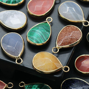 Collier en pierre naturelle et cristal, <span class=keywords><strong>prix</strong></span> <span class=keywords><strong>d</strong></span>'usine, cadeau DIY, pendentif goutte <span class=keywords><strong>d</strong></span>'<span class=keywords><strong>eau</strong></span> en matériaux mixtes 14*23mm pour femmes et hommes - Product Image 2