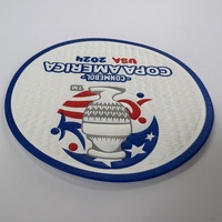 Écussons de marque de football personnalisés, étiquettes en caoutchouc TPU 3D en relief, patchs en silicone souple pour vêtements, patchs en silicone pour vêtements