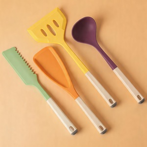 Ensemble de 4 spatules en silicone de qualité alimentaire pour le commerce transfrontalier avec cuillère à soupe, résistantes aux hautes températures et anti-brûlure, ustensiles de cuisine - Product Image 2