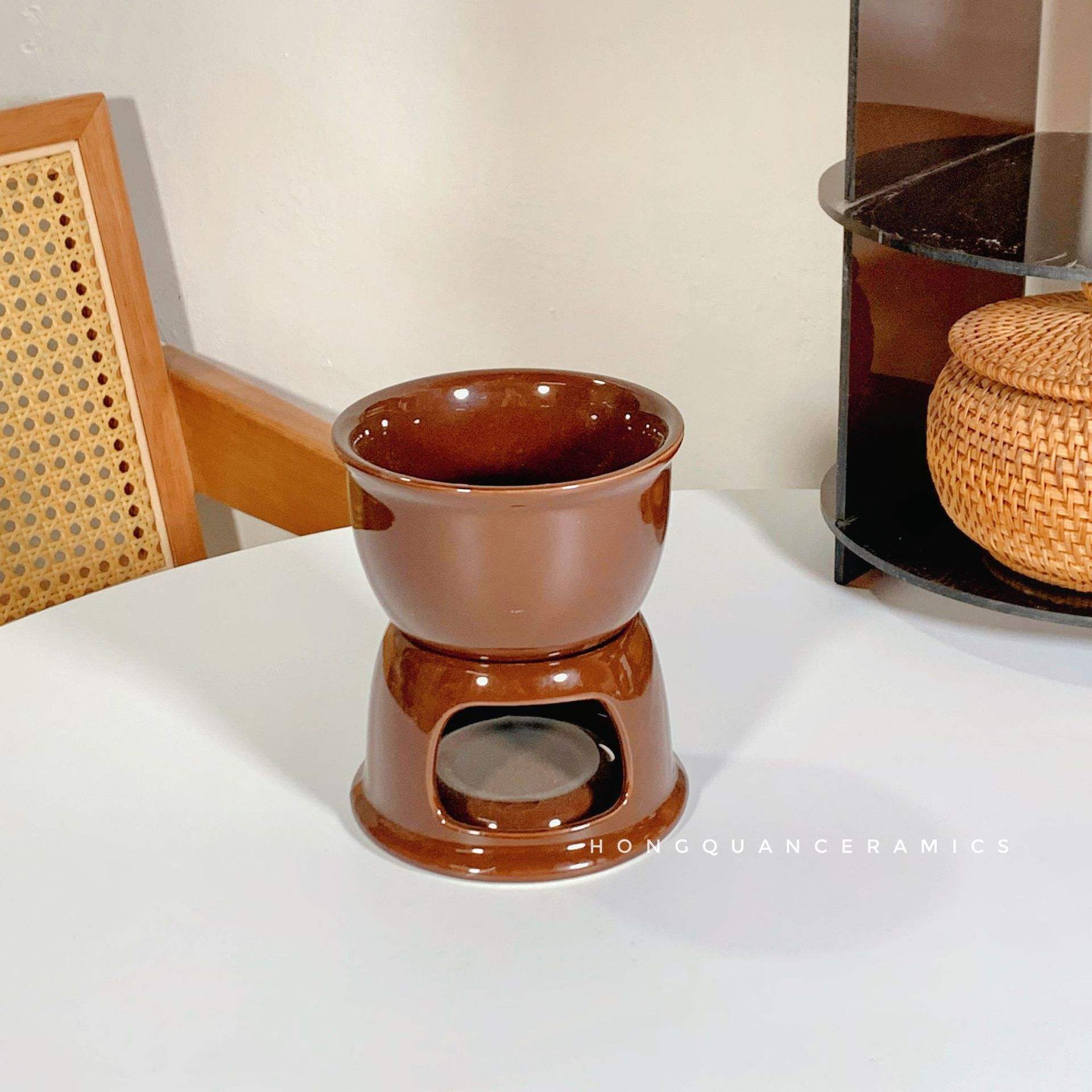 สีน้ำตาล