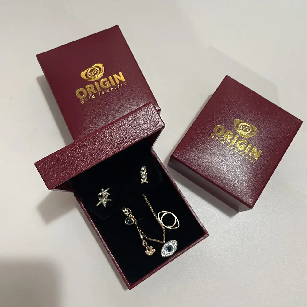 Özel logo mücevher küpe küçük saklama kutusu seyahat taşınabilir organizatör kılıfları suni deri mücevher kutusu