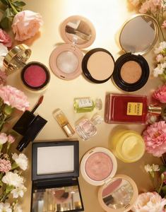 Colorete en polvo vegano superventas de alta calidad con perfume y ingredientes naturales brillantes para un acabado suave. - Product Image 2