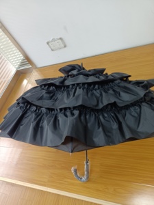 Paraguas Clásico Recto de Poliéster, Color Negro, Diseño Europeo Americano, Encaje de Pastel de Boda, Uso en Días Soleados y Lluviosos, 120 cm de Diámetro - Product Image 4