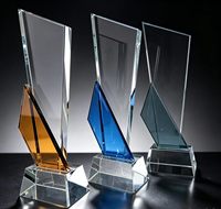 Trophée en cristal taillé géométriquement, souvenir en cristal vierge personnalisable pour les récompenses d'entreprise et sportives