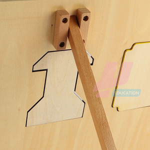Tablero de práctica de cerraduras de madera Huile Montessori, 6 puertas de colores, material didáctico sensorial para la educación de la primera infancia - Product Image 4