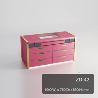 Îlot de dressing avec tiroir organisateur de bijoux, coiffeuse en cuir microfibre rose poudré et gris, unité de rangement avec quincaillerie dorée