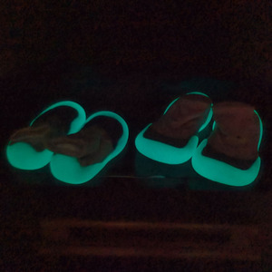 Scarpe Calzino per Bambini che si Illuminano al Buio, con Motivo Mostro, Calzini Luminosi Antiscivolo per Bambini, Sneaker Casual per <span class=keywords><strong>Primi</strong></span> <span class=keywords><strong>Passi</strong></span> - Product Image 4