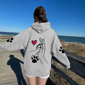 Sweat-shirt à capuche en coton pour femme avec motif de cœur et empreinte de patte de chien, pull graphique pour amoureuses des animaux - Product Image 4