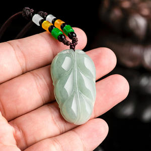 Pendentif en jade naturel de Birmanie en forme de feuille, bijoux pour femmes, design original, style chinois, cadeau avec certificat d'évaluation HJ86 - Product Image 3