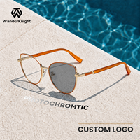 Vente en gros de lunettes optiques œil de chat avec verres anti-lumière bleue, montures optiques photochromiques tendance pour femmes, fabrication en usine