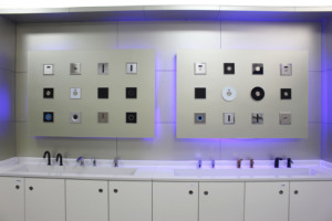 Thiết kế mới dẫn hiển thị Treo Tường cảm biến và Touch Pad nơi để tiểu tuôn ra van touchless nước flusher - Product Image 6