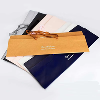 Boîtes rigides recyclables en carton durable pour cadeaux, avec lamination mate, gaufrage et estampage à chaud doré en gros