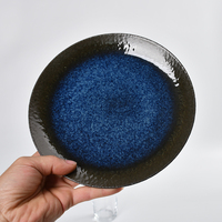 Assiette de table en céramique bleu foncé, design luxueux à glaçure réactive, vente chaude, assiette de table moderne pour restaurant et maison