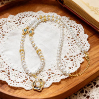 Collier de perles blanches naturelles avec pendentif en émail, style baroque vintage, pour femme, mariages et occasions quotidiennes