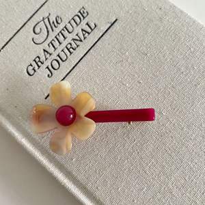 YJL Fermaglio per Capelli a Forma di Fiore Colorato, 7,5 cm, in Acetato, Elegante Clip per Frangia, Stile Retrò e Dolce - Product Image 3