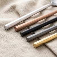Ensemble de couverts en acier inoxydable 18/10 de qualité supérieure, manche hexagonal de luxe, finition or mat, durable et éco-responsable