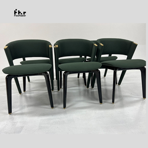 Chaise de salle à manger moderne en cuir PU beige, dossier côtelé, pieds bicolores, accent doré pour restaurant, hôtel - Product Image 5