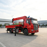 Grue montée sur camion JIUBANG 8 tonnes avec châssis Sinotruk, flèche en U à 5 sections, hauteur de levage de 18,5 m, moteur, boîte de vitesses, pompe