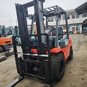 Montacargas Toyota Usado de 3.5 Toneladas, Mini Montacargas Diésel, Buen Precio, Montacargas Pequeño Usado de Segunda Mano, Modelo Toyota 35 - Product Image 2