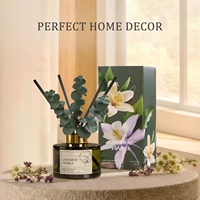 Diffuseur de parfum d'ambiance personnalisé OEM ODM à la lavande 250ML avec fleur d'hortensia et bâtonnets en rotin blanc, sans flamme, vente en gros