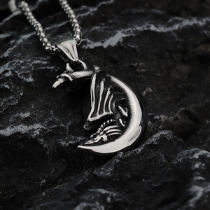 สร้อยคอจี้รูปมังกรสแตนเลสสำหรับผู้ชายรูปทรงสัตว์ไม่สมมาตรเครื่องประดับแฟชั่นสำหรับการจับคู่เสื้อผ้า - Product Image 4