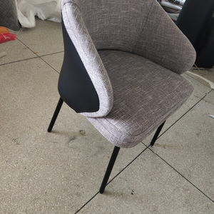 Silla de Comedor Moderna Tapizada en Gris, Estilo Escandinavo, para Hogar u Oficina - Product Image 4