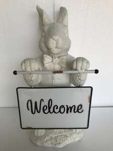 Décoration de jardin personnalisée faite à la main en Fiberstone, statues d'animaux en forme de lapin tenant un livre - Product Image 6