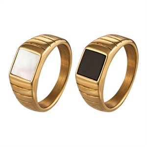 Anillos de Sello Personalizados de Acero Inoxidable Chapado en Oro de 14K con Carcasa Cuadrada Negra y Blanca para Mujer - Product Image 1