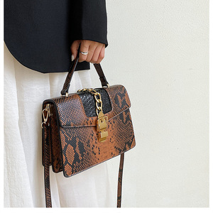 Europe et les états-unis mode imprimé serpent petit sac à main carré Cool Style femme dames épaule sacs à bandoulière - Product Image 4