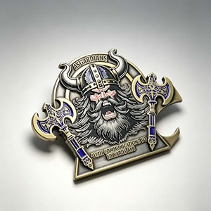 Apribottiglie Personalizzato in Lega di Zinco con Rilievo Bifacciale Smaltato, Design Moderno Ispirato al Dio della Guerra Vichingo, Collezione Creativa - Product Image 6