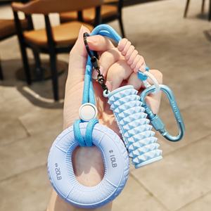 Nouvel outil de soulagement de la pression, grande anneau décorative pour clé de voiture, sangle réglable, porte-clés renforçateur intéressant, porte-clés en caoutchouc - Product Image 1