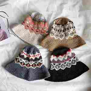 Gorro de Pescador Tejido a Mano con Diseño Retro Coreano Jacquard, Gorro de Ganchillo Grueso con Borde Enrollado - Product Image 1