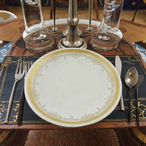 Assiette de présentation en porcelaine haut de gamme, écologique, à motif, avec dentelle dorée, pour entrée et mariage, en céramique, pour usage domestique, vente en gros - Product Image 2