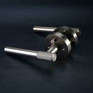 Manija <span class=keywords><strong>de</strong></span> <span class=keywords><strong>puerta</strong></span> <span class=keywords><strong>de</strong></span> privacidad moderna Filta, juego <span class=keywords><strong>de</strong></span> manija <span class=keywords><strong>de</strong></span> cerradura <span class=keywords><strong>de</strong></span> <span class=keywords><strong>puerta</strong></span> moleteada dorada, manija <span class=keywords><strong>de</strong></span> <span class=keywords><strong>puerta</strong></span> negra <span class=keywords><strong>de</strong></span> alta calidad - Product Image 5